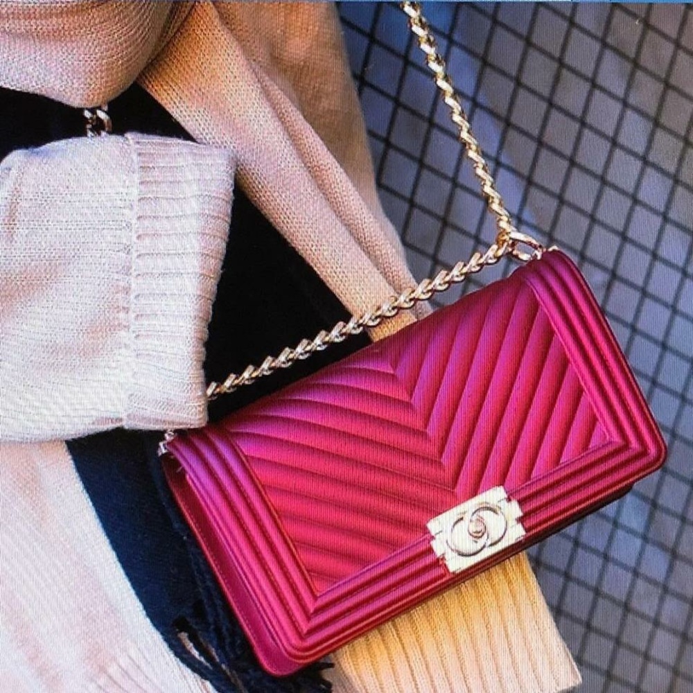 Beautiful Shoulder Bag Handbag Chain Burgandy